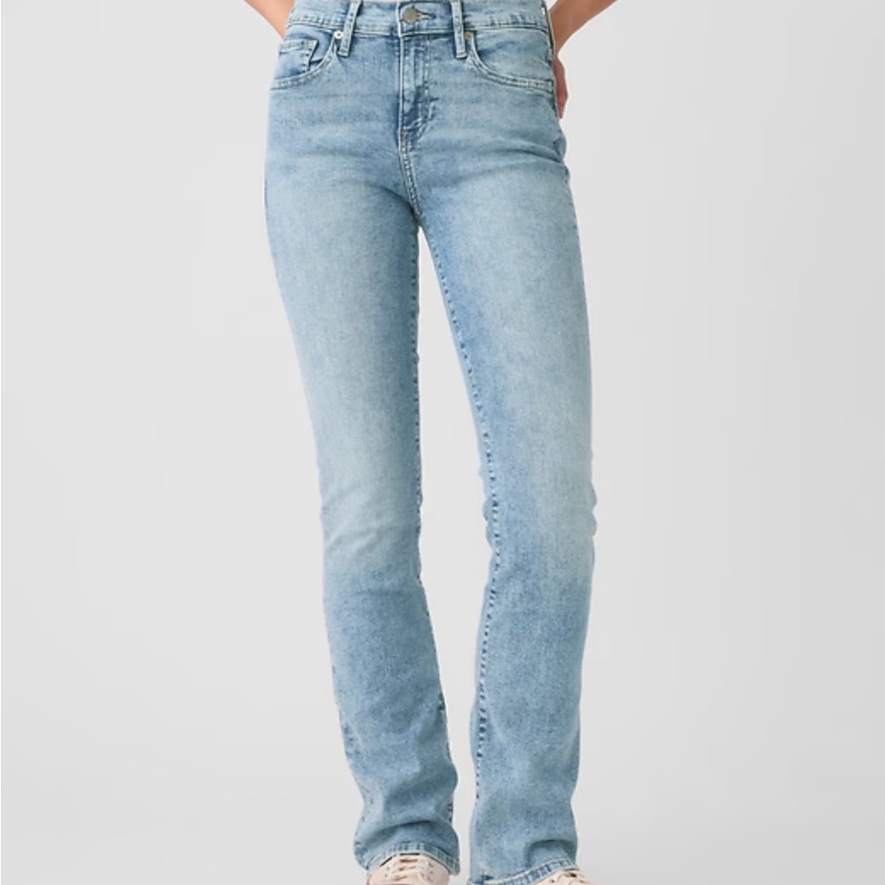 Gap outlet mid rise baby boot light wash denim